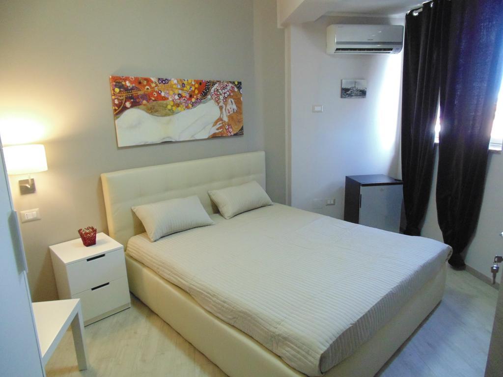 Attico Del Sole Bed and Breakfast Rometta Marea Exterior foto