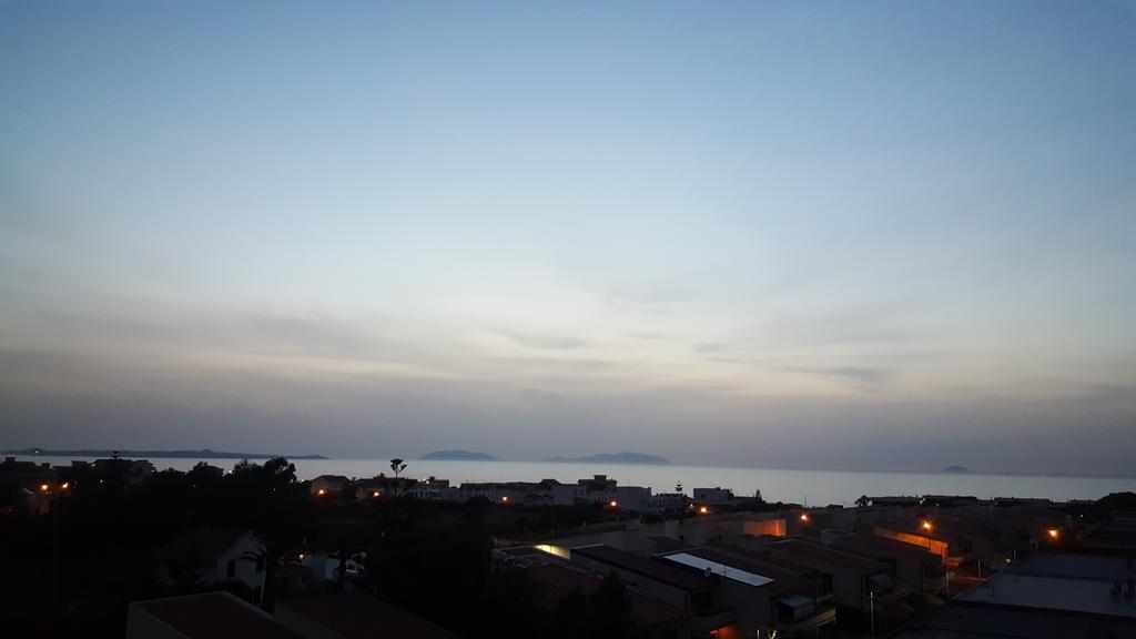 Attico Del Sole Bed and Breakfast Rometta Marea Exterior foto