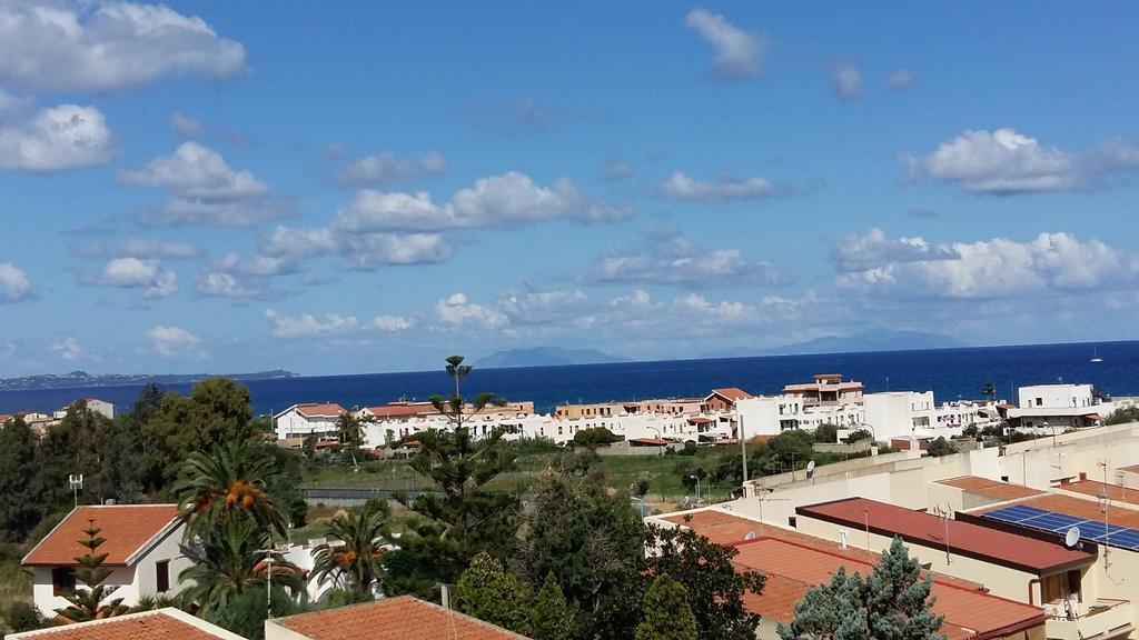 Attico Del Sole Bed and Breakfast Rometta Marea Exterior foto
