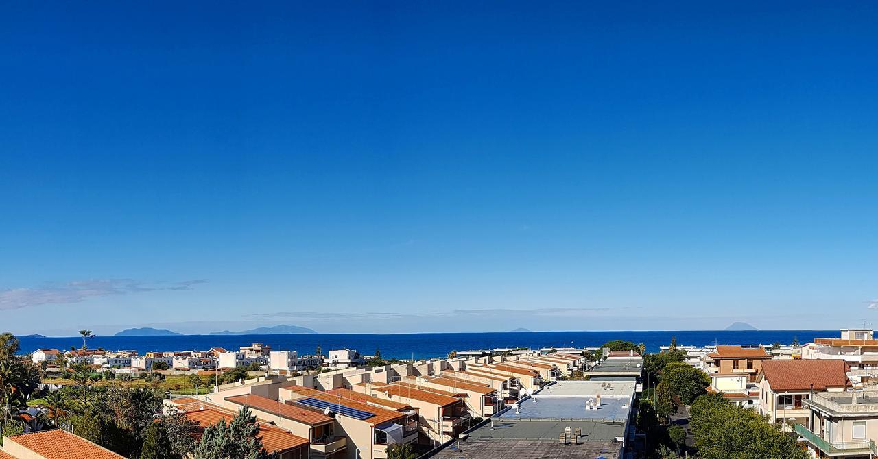 Attico Del Sole Bed and Breakfast Rometta Marea Exterior foto